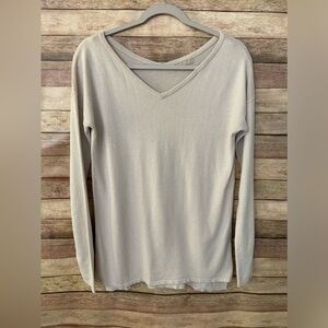 Joan Vass Women's Sweater Knit V-Neck Beige Tan Size: Medium